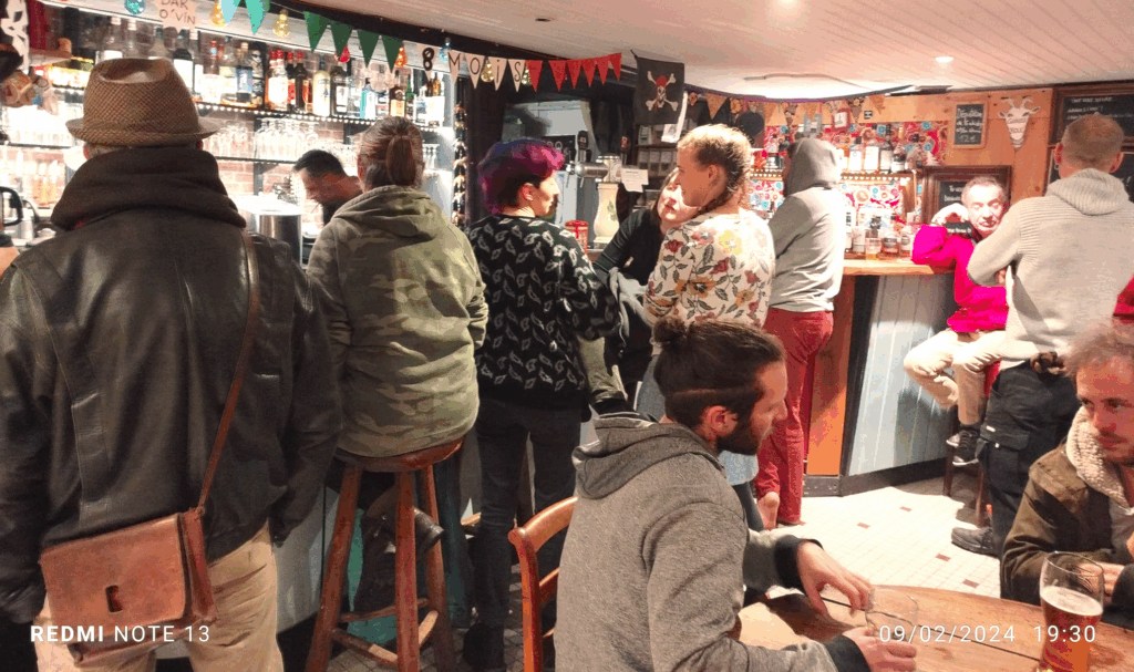 Mardi 18h – Papoter boire des coups